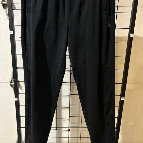 Reebok Black Sweatpants - Classic Comfort for Everyday Wear - Picture 2 of 5